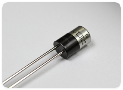 40v電壓用15v穩(wěn)壓二極管要多少w？