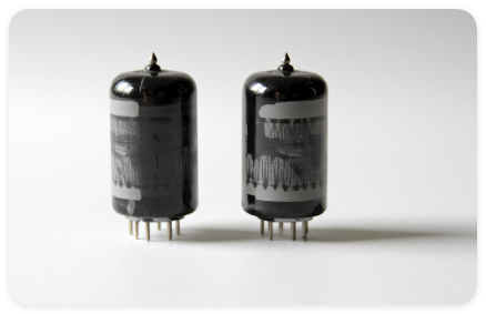 一種降低失調(diào)影響的低噪聲帶隙基準電路