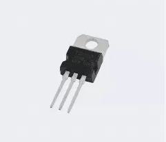 7805h和tip122区别