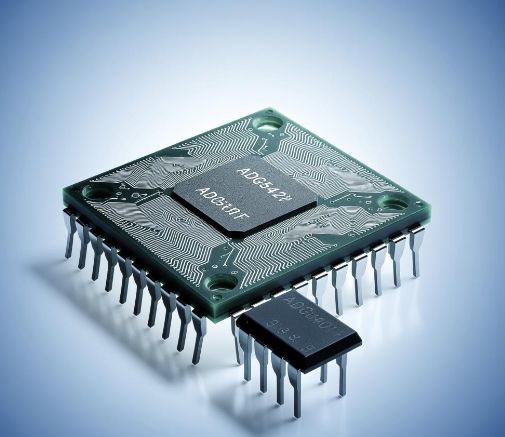 基于AD5423和ADG5401F相互配合的精密模拟输出模块方案