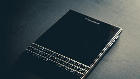 放弃BlackBerry系统!黑莓竟要强攻高端手机