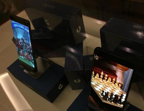 上海研制的首批柔性手机屏量产：打破国外技术垄断