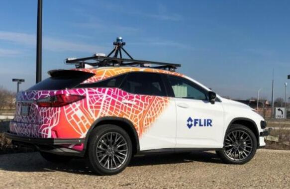 FLIR在CES上展示热成像摄像头及自动驾驶测试车辆