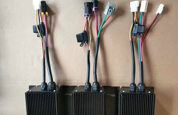 贸泽开售具有集成内部基准电压的TI DACx1416高电压数模转换器系列产品