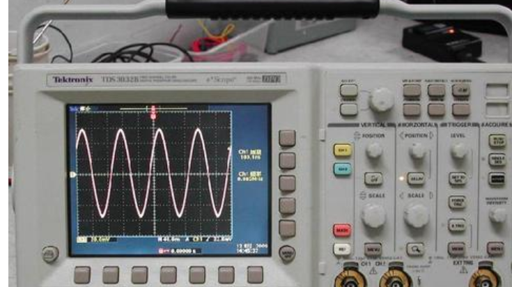 利用MDO4000系列混合域示波器在嵌入式系统的测试射频与总线信号