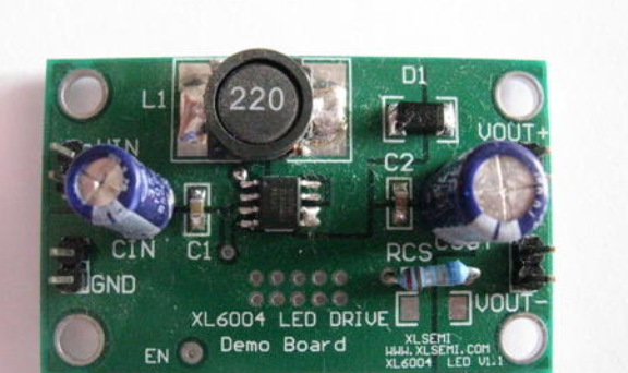 Diodes公司的超低压降线性LED驱动器可扩展灯条