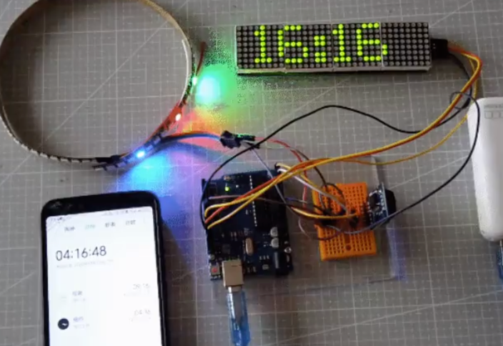如何用LED灯带制作模拟时钟和数字时钟