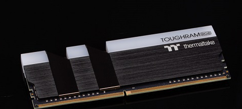 主板XMP功能打开，Tt ToughRAM RGB内存能否再进一步？