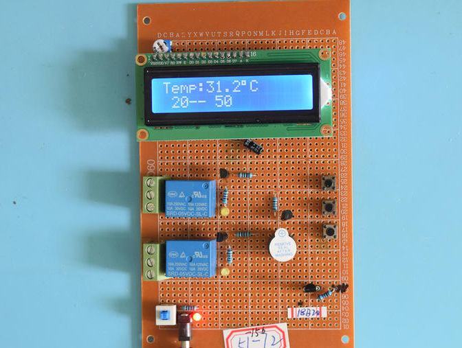 基于51单片机的智能全自动豆浆机控制温度检测恒温系统设计-万用板-原理图+PCB图+程序源码156