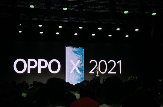 OPPO发布X2021卷轴屏概念机：屏幕尺寸6.7-7.4英寸