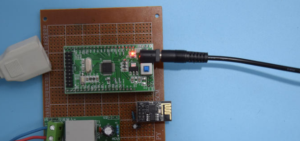 基于STM32单片机的智能电表WIFI插座APP交流电压流设计-万用板-原理图+PCB图+程序源码5
