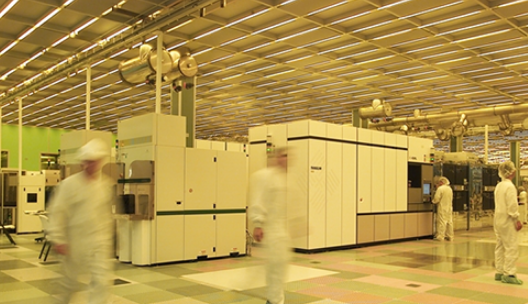 ASML 5nm光刻機(jī)遭哄搶?zhuān)_(tái)積電一口氣18臺(tái)