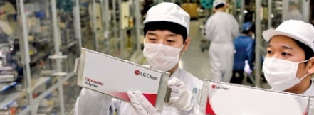 LG 应用新型锂电池脱气工艺，提高铝箔封装电池生产效率