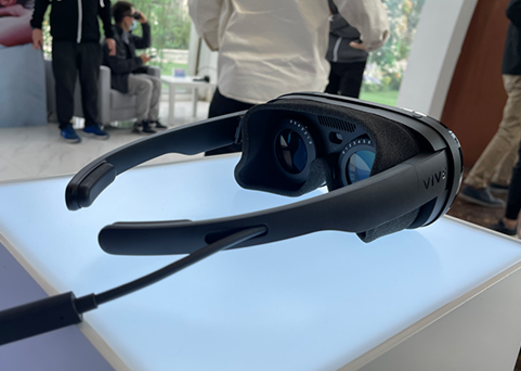 HTC VR 眼镜 VIVE Flow 国行售价公布：采用可折叠设计具备独立运算能力，3888 元