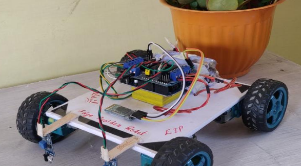 基于 Arduino 的 DIY 避边机器人