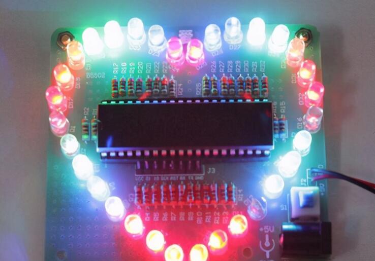 基于51单片机实现LED流水灯控制设计方案