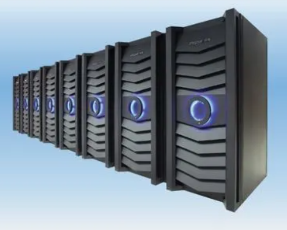 高端存储介质、存储容量、数据传输速度和可靠性。