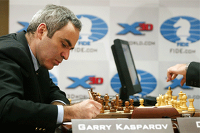 2003年，加里·卡斯帕罗夫（Garry Kasparov）再次与国际象棋超级计算机Deep Junior测试了他的勇气。比赛以3-3平局结束。