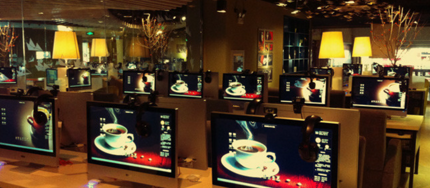 中国网吧大尺寸面板显示屏.png