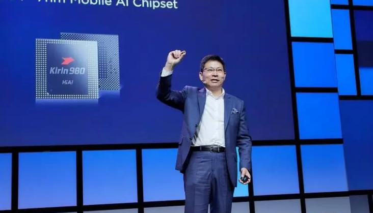 华为推出新一代人工智能手机芯片麒麟980,7nm工艺+5G功能的移动平台.png