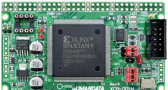 Xilinx的Spartan系列FPGA芯片 图片来自网络，版权属于作者