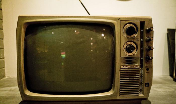 8K电视就要普及了 还记得曾经的黑白电视吗？