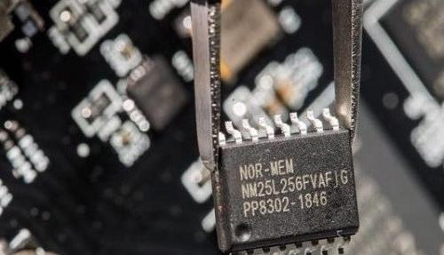 诺存微电子国内首批高速NOR闪存芯片NM25L256FVA.png