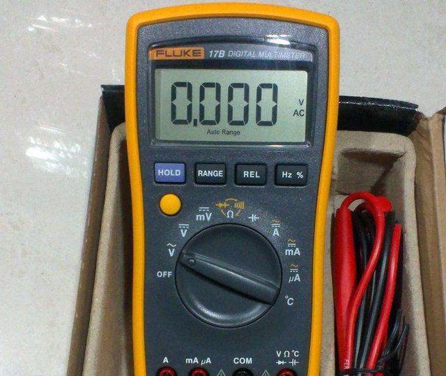 测电压/电流/电阻 数字万用表使用方法介绍