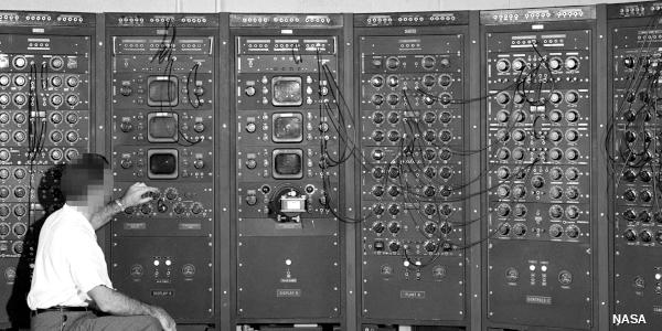 美國宇航局拍攝的模擬計算機約1949年的照片