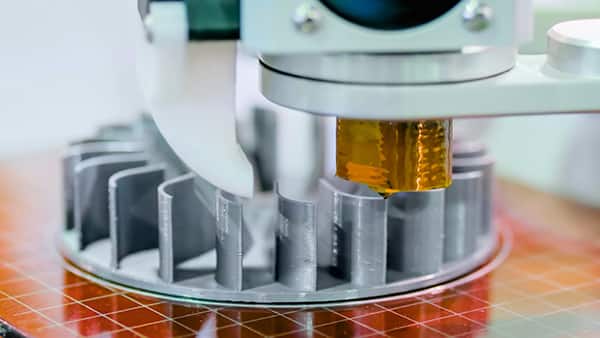 該 3D 打印機的圖像具有較重的末端執(zhí)行器